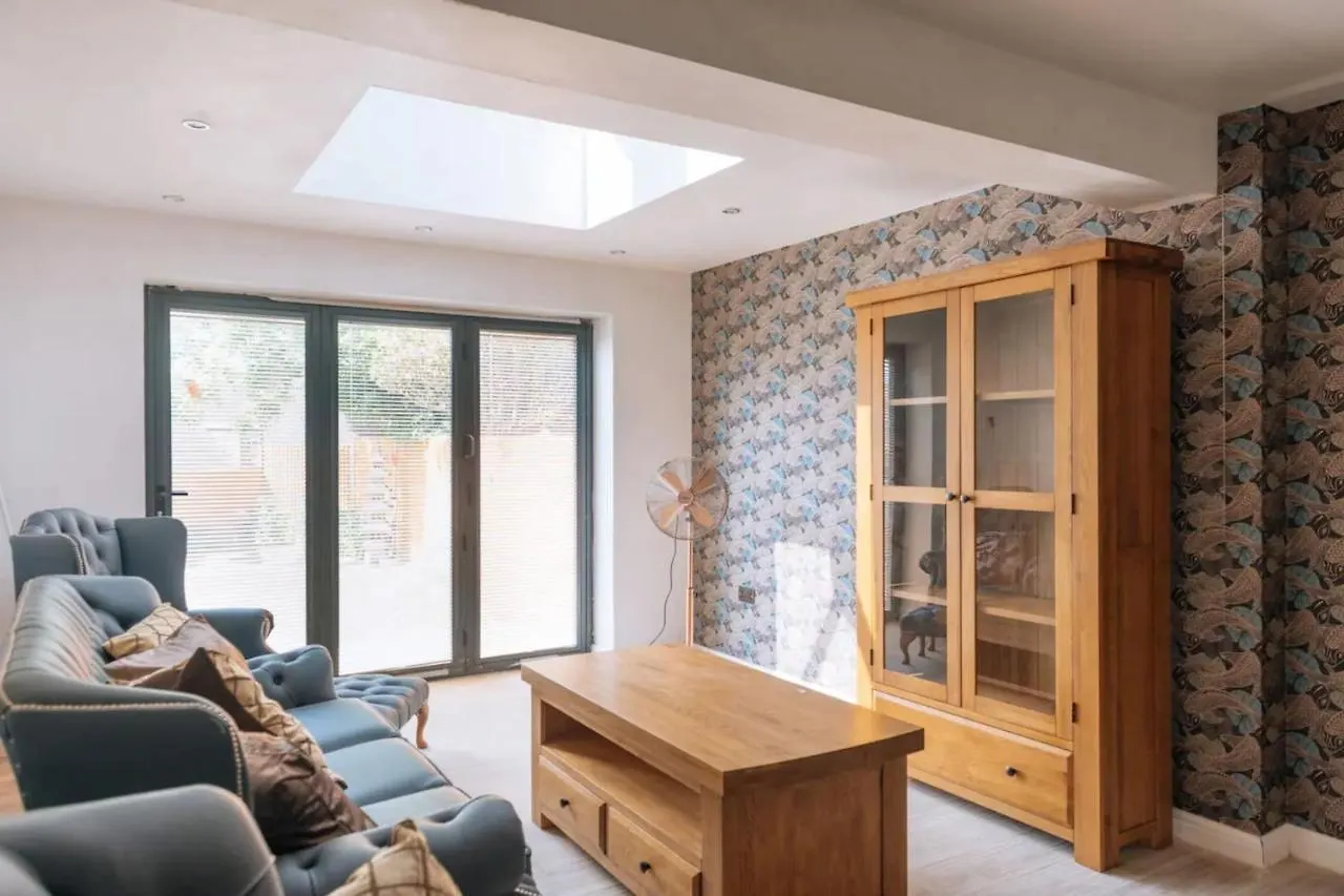 펜션 Lush & Spacious 3Bd House - East 브라이턴