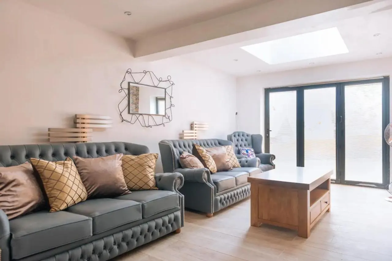 Lush & Spacious 3Bd House - East 브라이턴 펜션