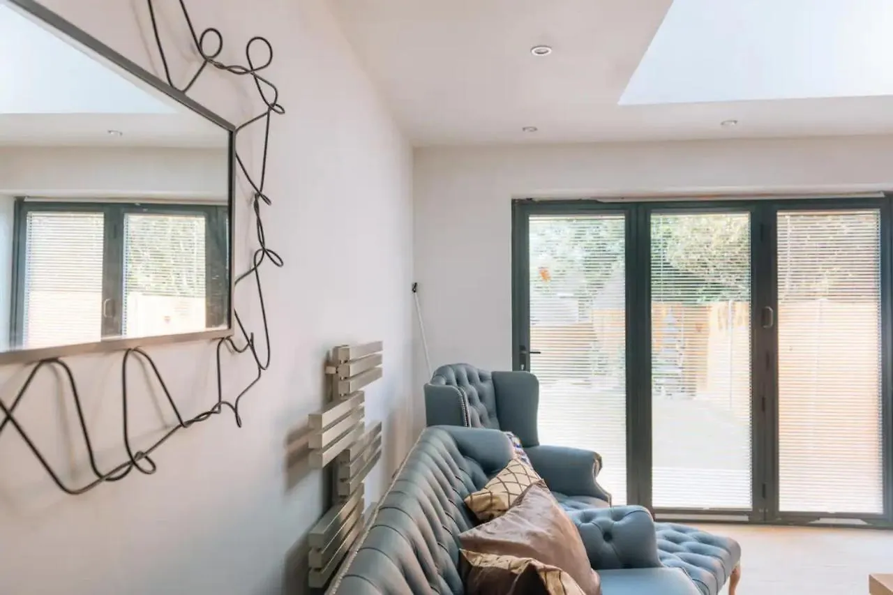 펜션 Lush & Spacious 3Bd House - East 브라이턴 영국