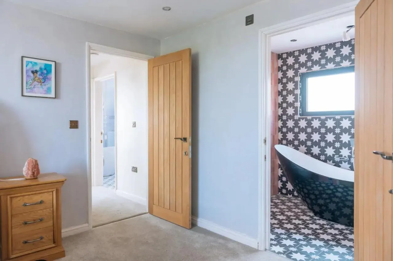 Lush & Spacious 3Bd House - East 브라이턴 영국