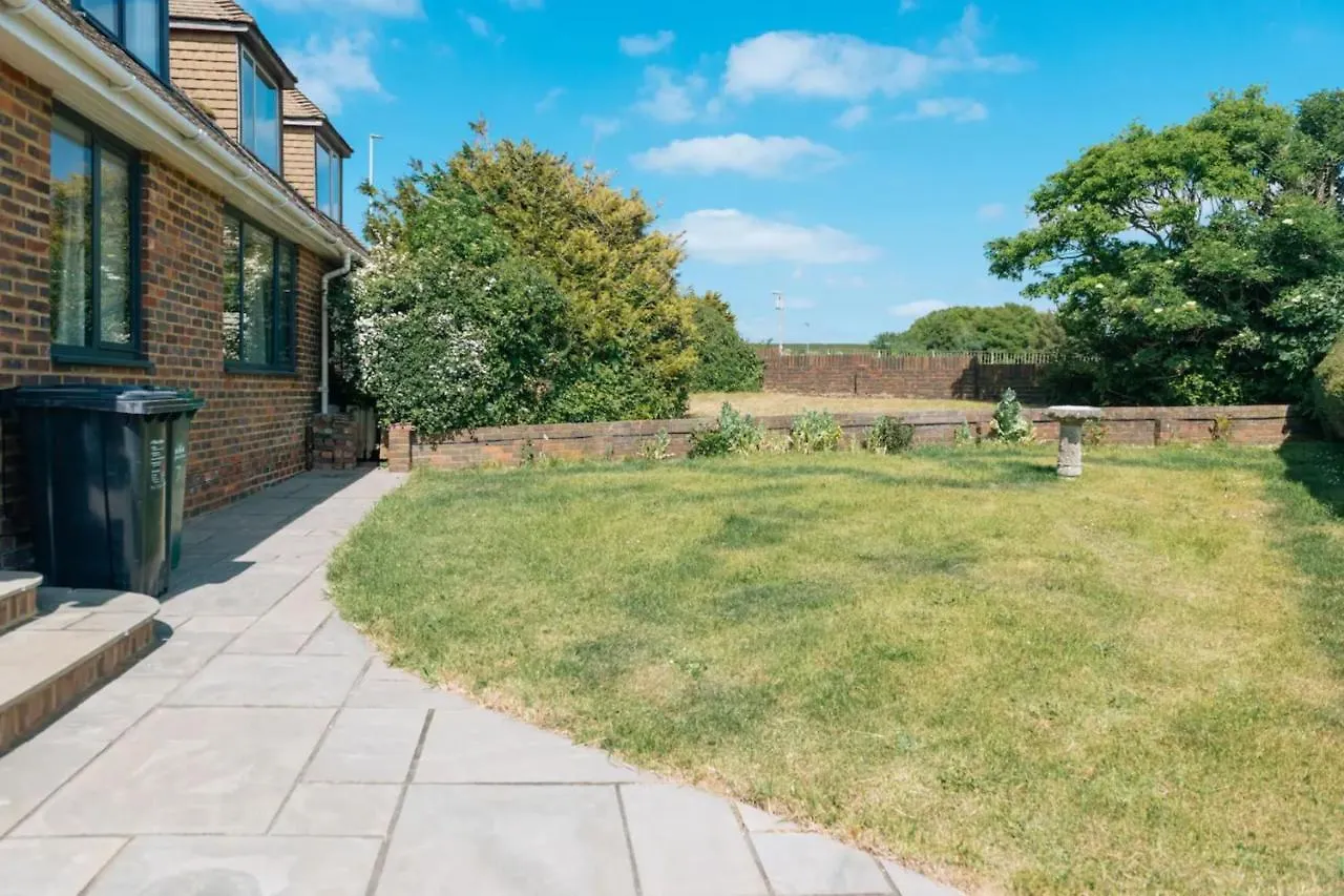 Lush & Spacious 3Bd House - East Brighton Feriehus